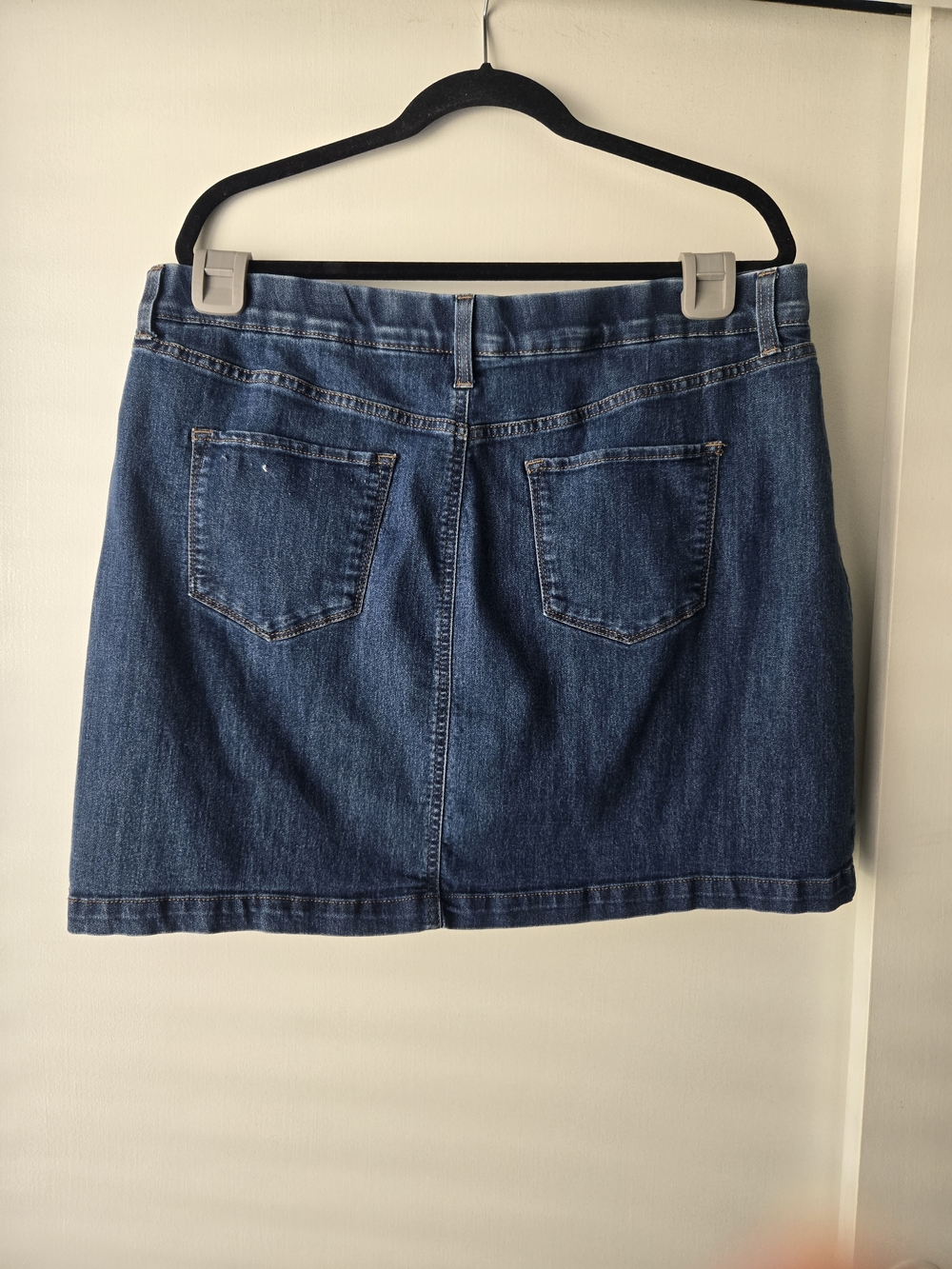 Croft & Barrow Classic Denim Skort. Size 18 - Picture 3 of 9